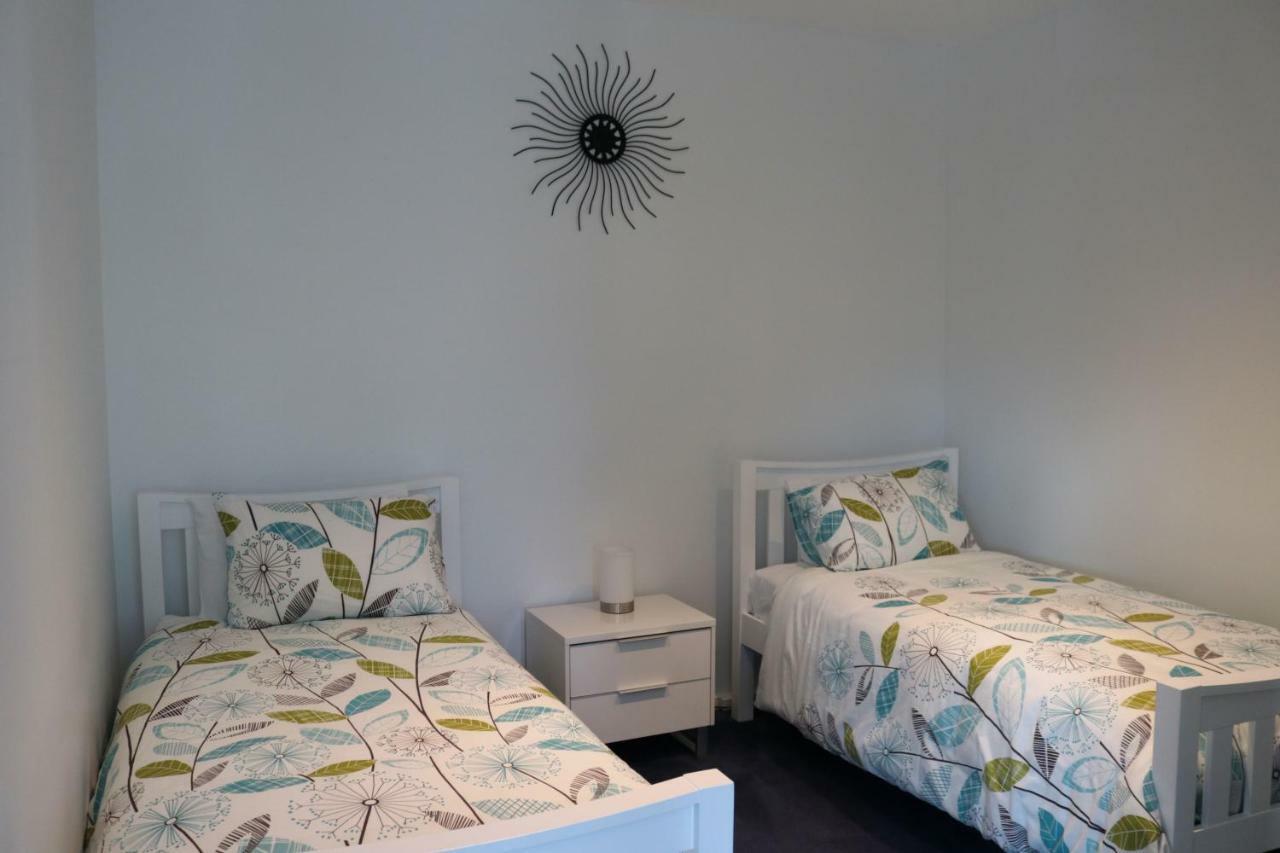 130 At The Waves Appartement Cowes Buitenkant foto