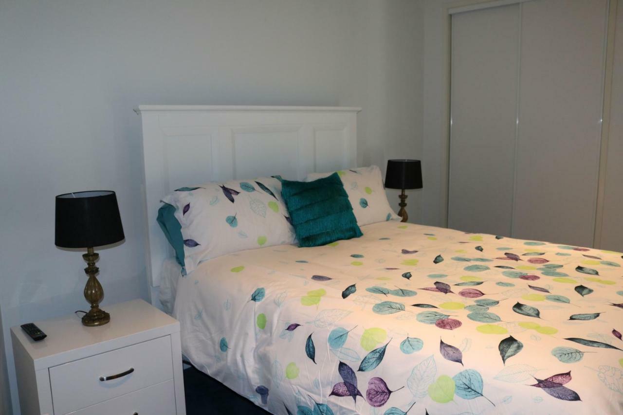 130 At The Waves Appartement Cowes Buitenkant foto