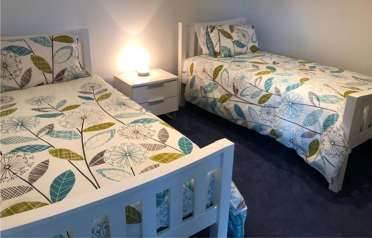 130 At The Waves Appartement Cowes Buitenkant foto
